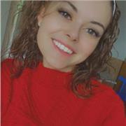 Étudiante infirmière passionnée en 2ème année, je suis là pour vous aider